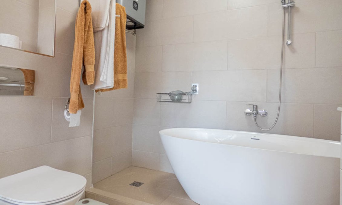 Revânzare - Vilă -
San Miguel de Salinas - Inland