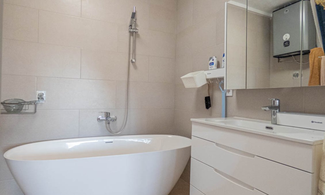 Revânzare - Vilă -
San Miguel de Salinas - Inland