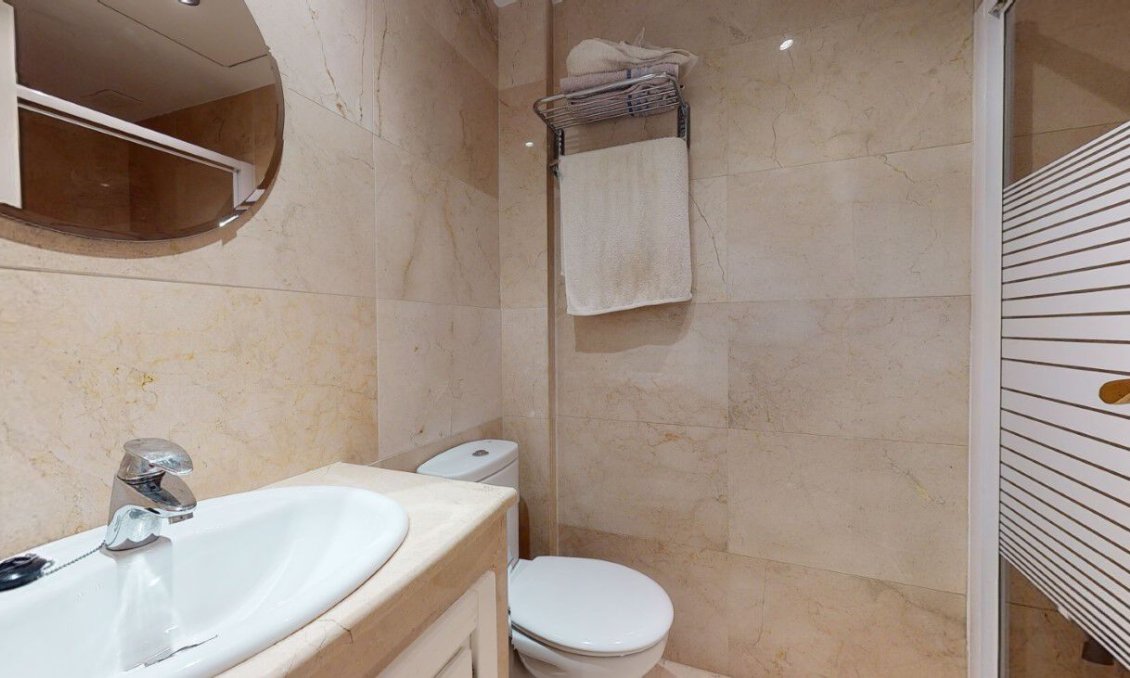 Revânzare - Apartament -
Roda Golf Resort - Inland