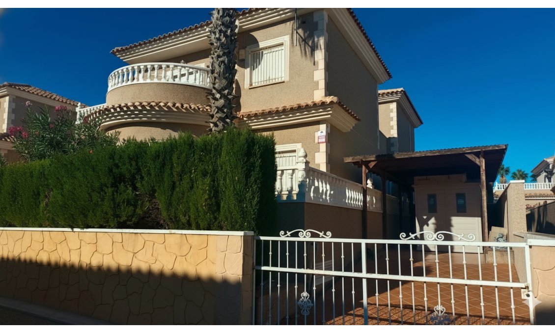 Resale - Villa -
Los Balcones - Costa Blanca
