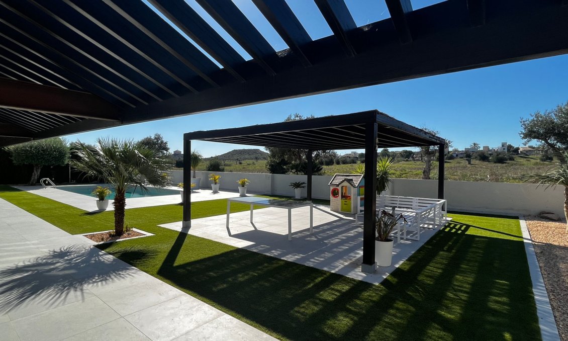 Használt Ingatlanok - Villa -
Sucina - Inland