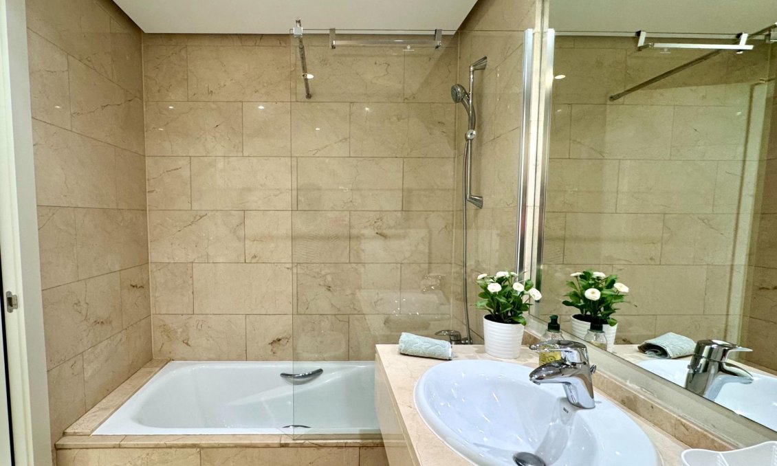 Revânzare - Vilă -
Orihuela - Las Colinas Golf