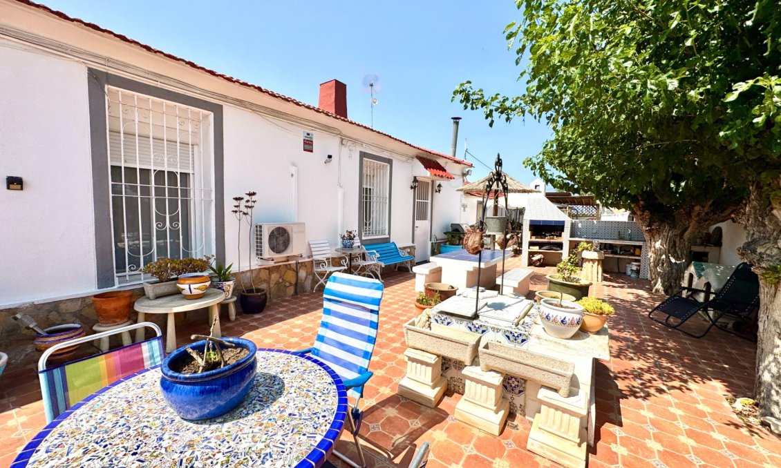 Használt Ingatlanok - Villa -
Dolores - Comunidad Valenciana