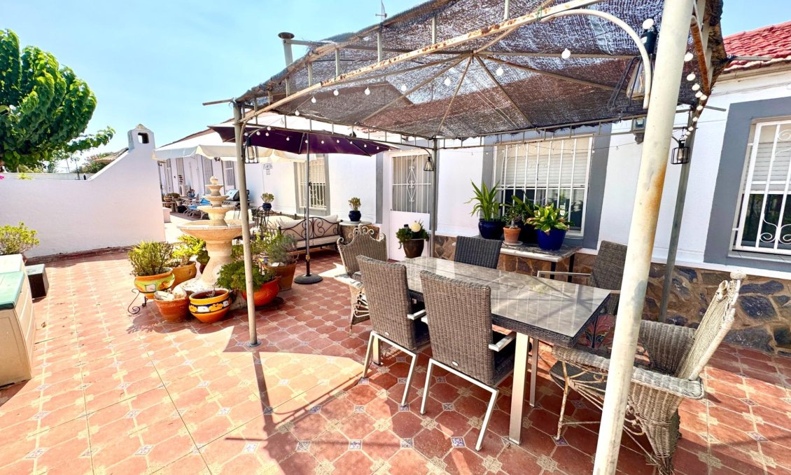 Használt Ingatlanok - Villa -
Dolores - Comunidad Valenciana