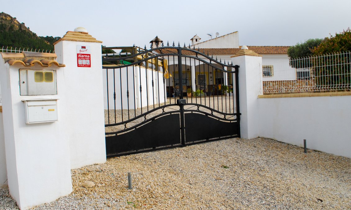 Wiederverkauf - Villa -
Pliego - Inland