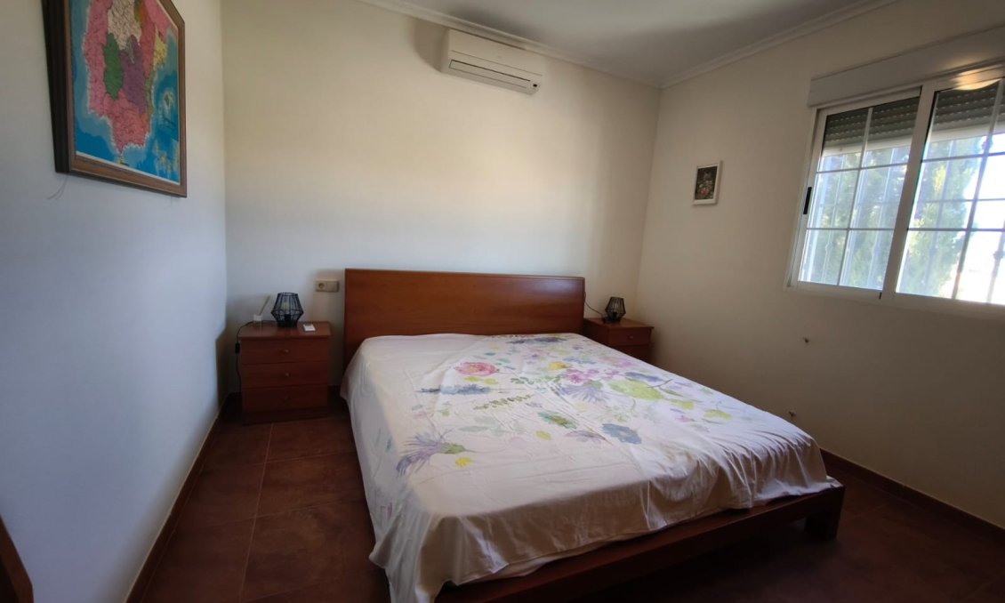 Resale - Villa -
Hondón de los Fráiles - Inland