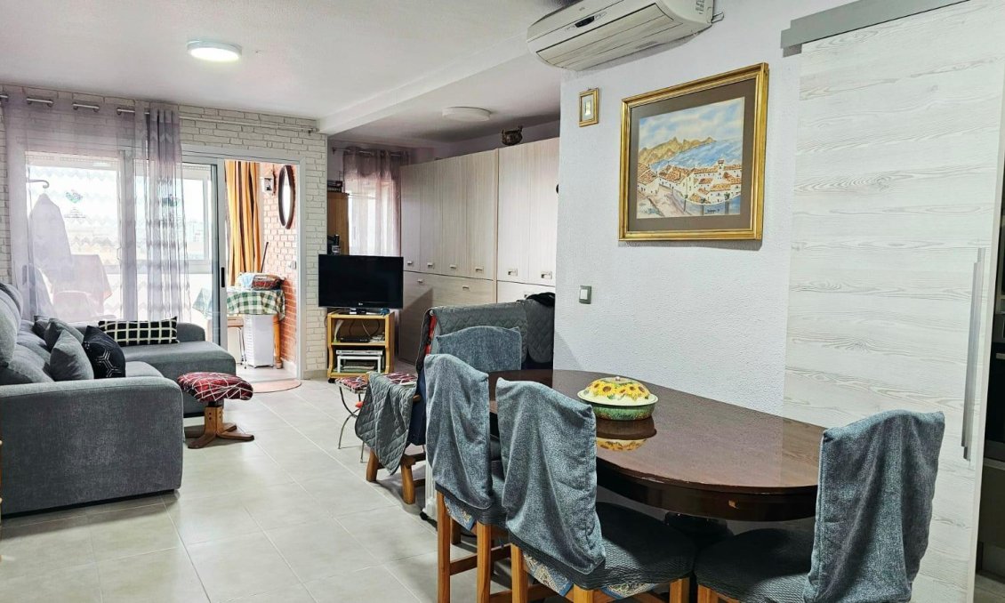 Revânzare - Apartament -
Torrevieja - Playa De Los Naufragos