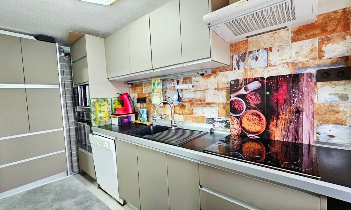 Revânzare - Apartament -
Torrevieja - Playa De Los Naufragos