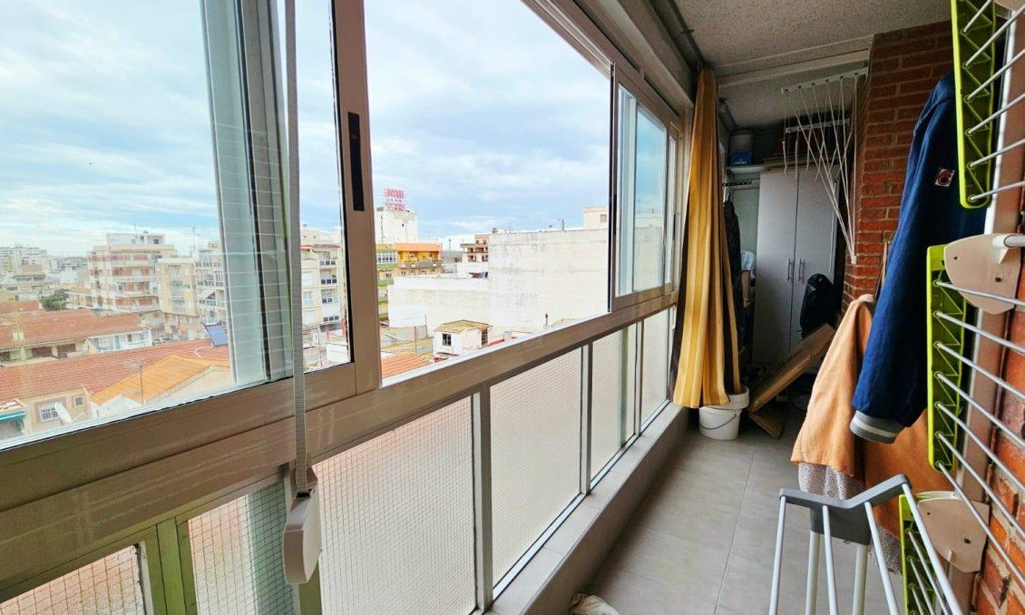 Revânzare - Apartament -
Torrevieja - Playa De Los Naufragos