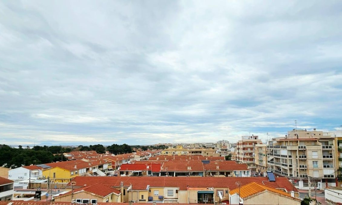 Revânzare - Apartament -
Torrevieja - Playa De Los Naufragos