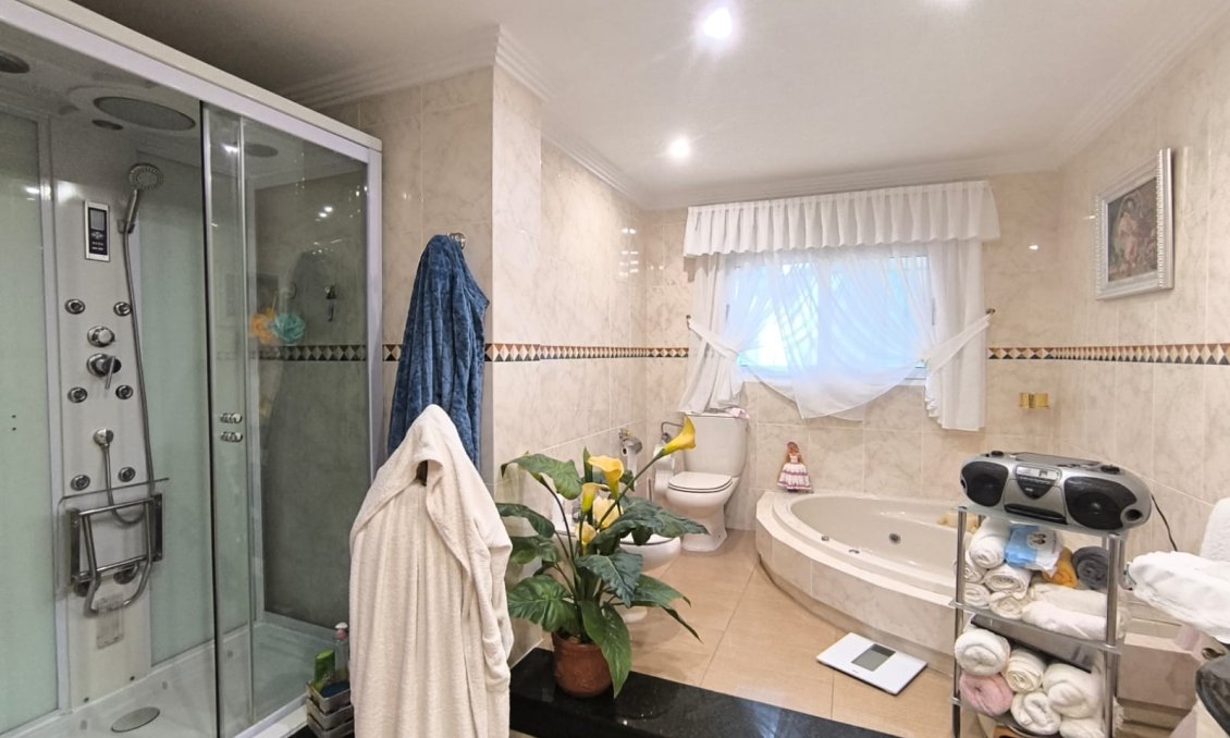 Revânzare - Vilă -
Sax - Inland