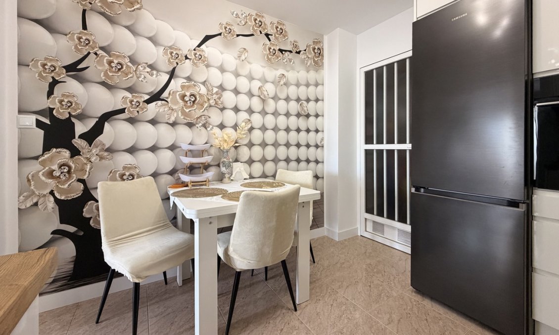 Wiederverkauf - Wohnung -
Torrevieja - Urb. Calas Blancas III