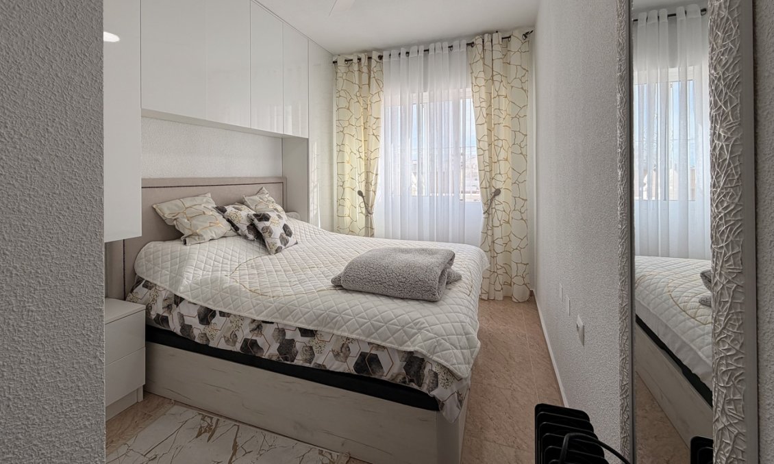 Wiederverkauf - Wohnung -
Torrevieja - Urb. Calas Blancas III