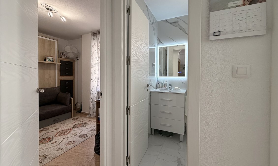 Wiederverkauf - Wohnung -
Torrevieja - Urb. Calas Blancas III