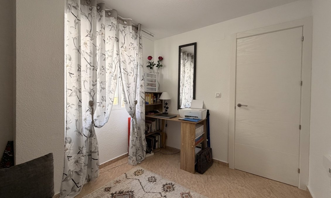 Wiederverkauf - Wohnung -
Torrevieja - Urb. Calas Blancas III