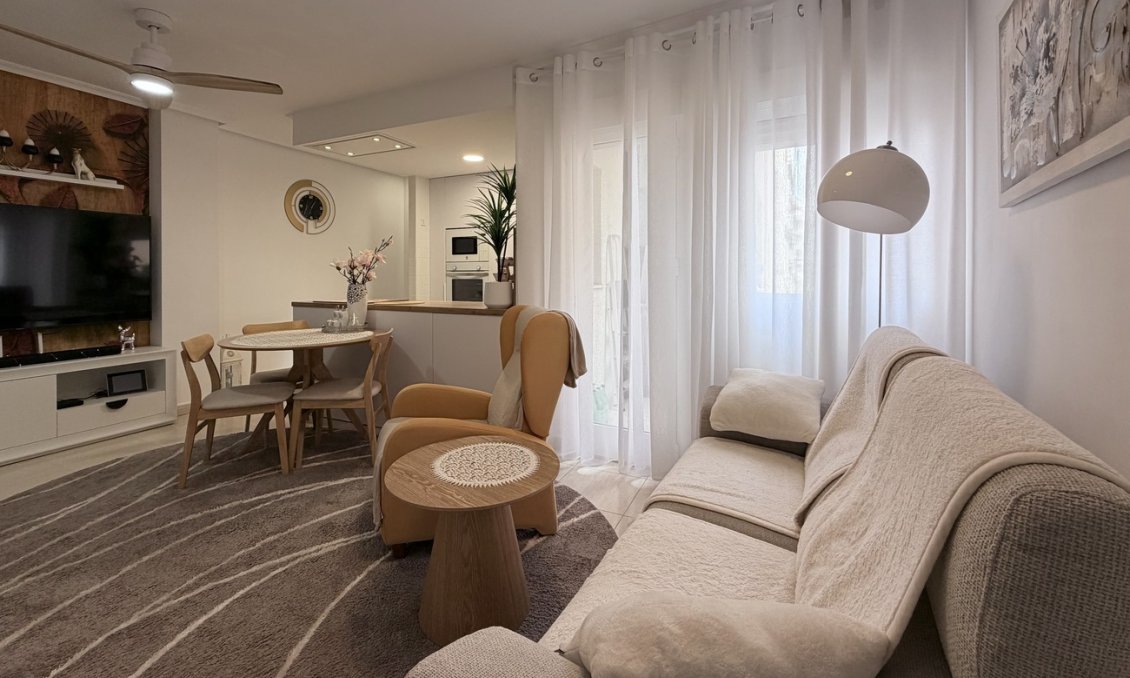 Resale - Apartment -
Torrevieja - Costa Blanca