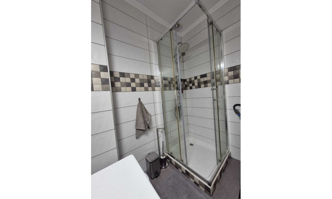 Wiederverkauf - Town House -
La Rosaleda - Inland