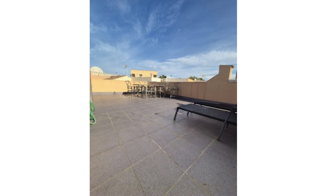 Wiederverkauf - Town House -
La Rosaleda - Inland