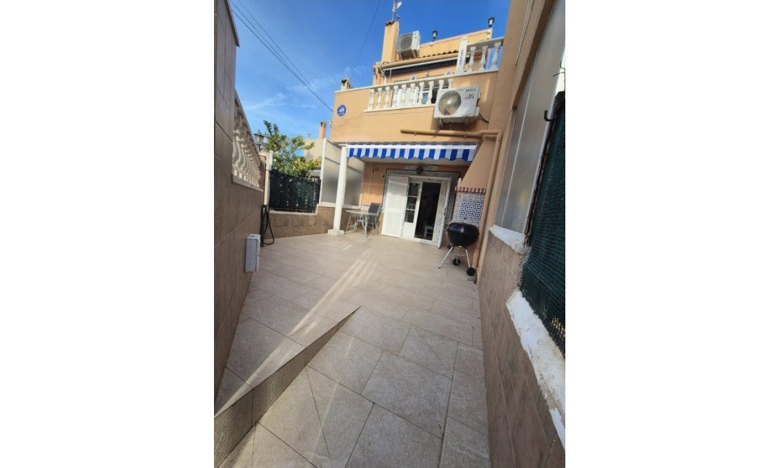 Wiederverkauf - Town House -
La Rosaleda - Inland