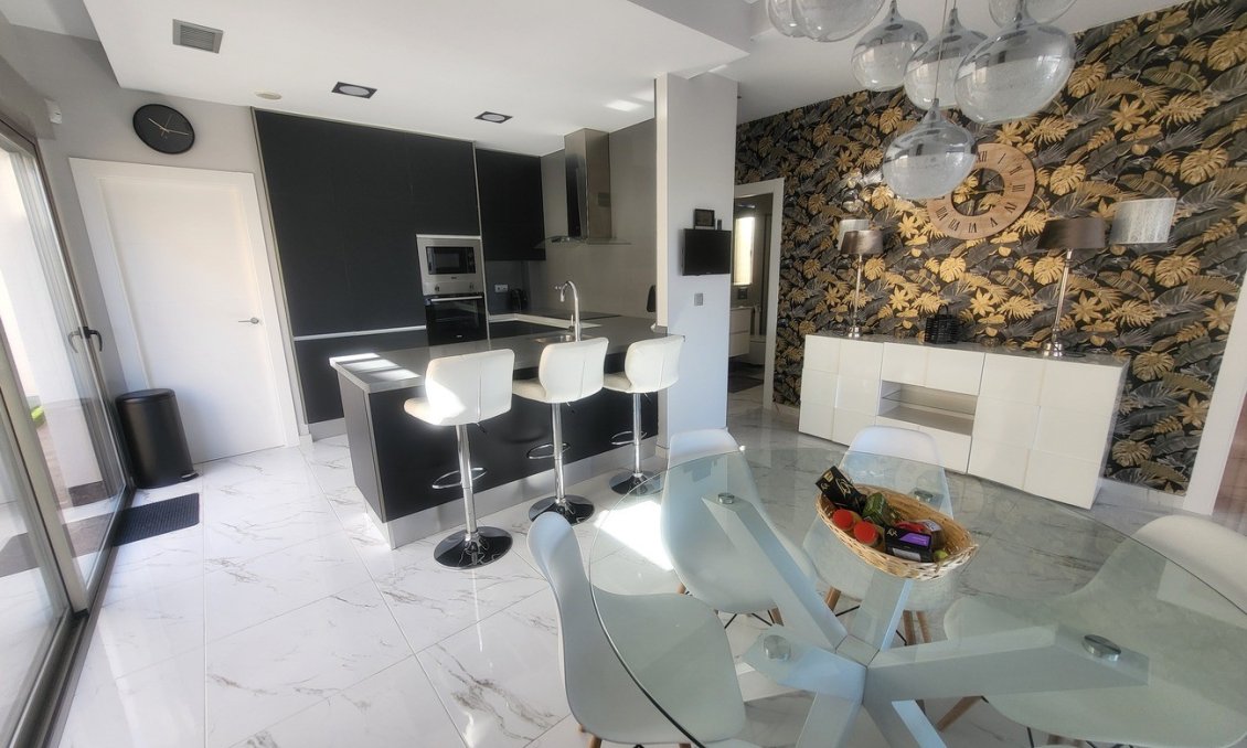 Revente - Villa -
Villamartin - Costa Blanca