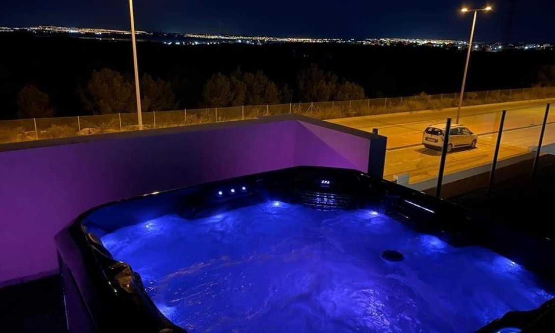 Revente - Villa -
Villamartin - Costa Blanca