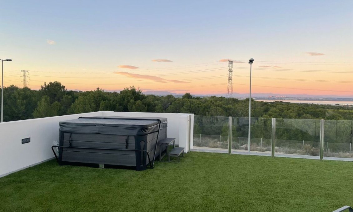 Revente - Villa -
Villamartin - Costa Blanca