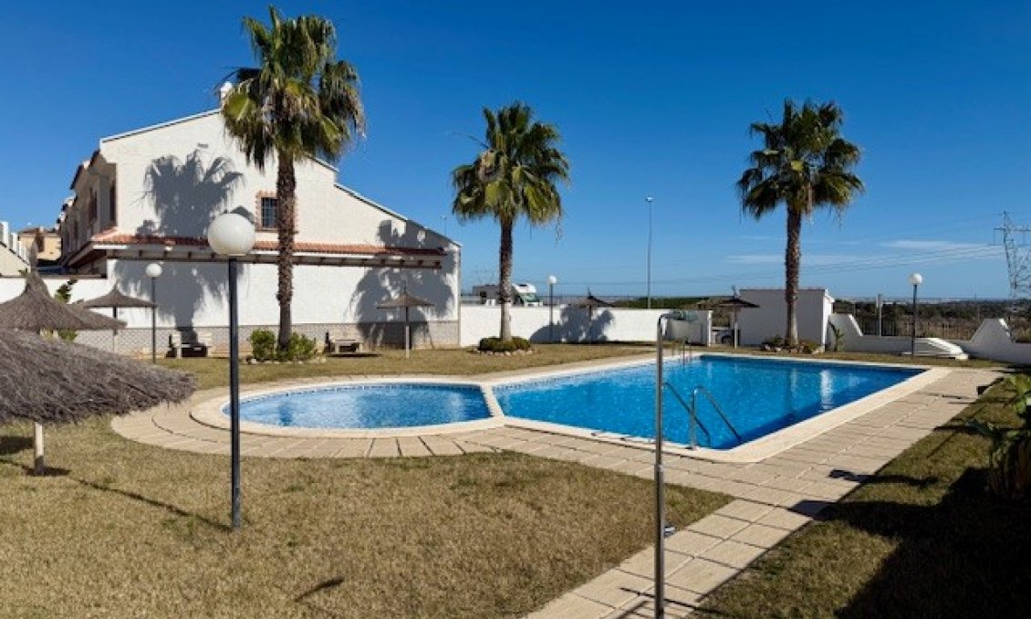 Revânzare - Town House -
San Miguel de Salinas - Inland