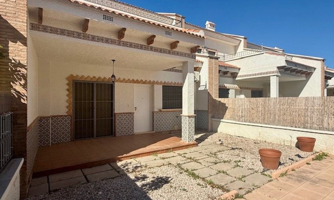 Revânzare - Town House -
San Miguel de Salinas - Inland