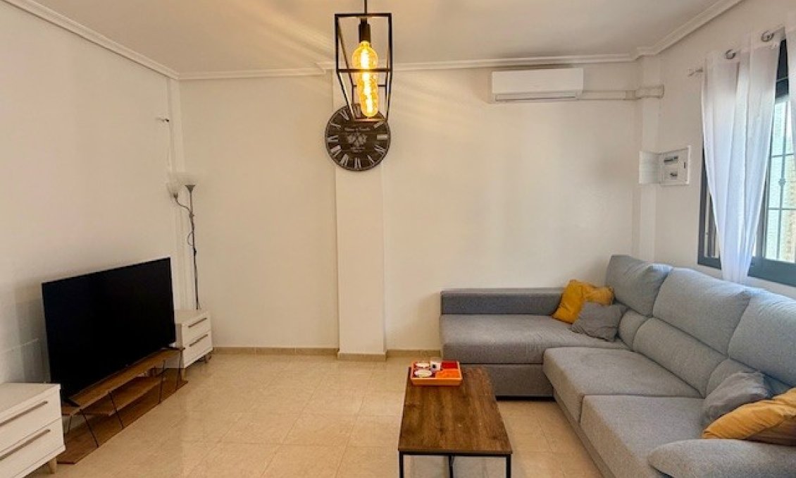 Revânzare - Town House -
San Miguel de Salinas - Inland