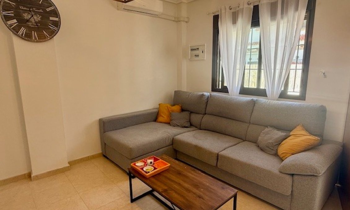 Revânzare - Town House -
San Miguel de Salinas - Inland