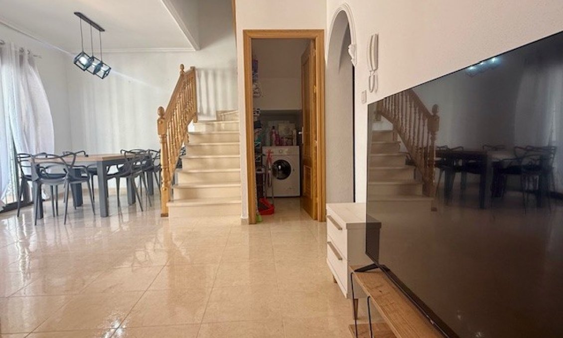 Revânzare - Town House -
San Miguel de Salinas - Inland