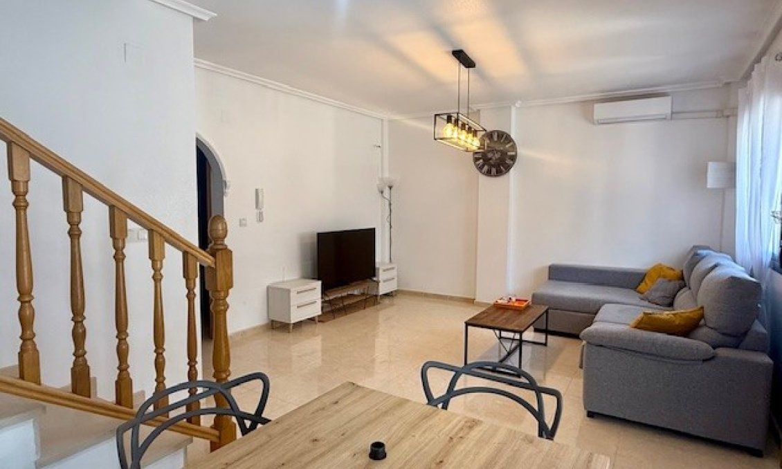 Revânzare - Town House -
San Miguel de Salinas - Inland