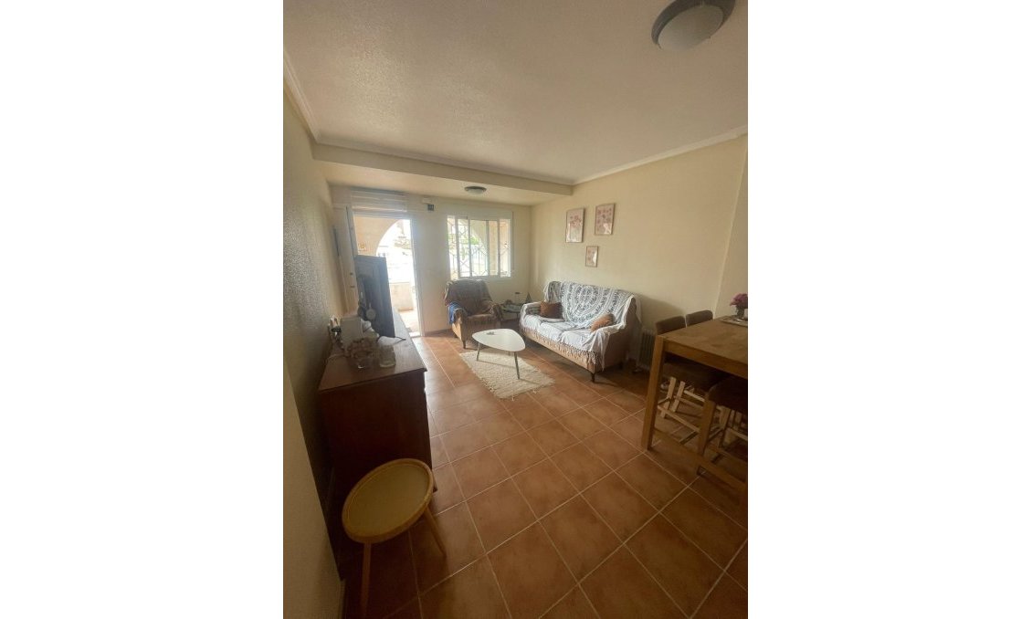 Használt Ingatlanok - Ikerház -
Torrevieja - Aguas Nuevas