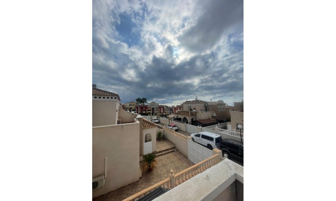 Használt Ingatlanok - Ikerház -
Torrevieja - Aguas Nuevas