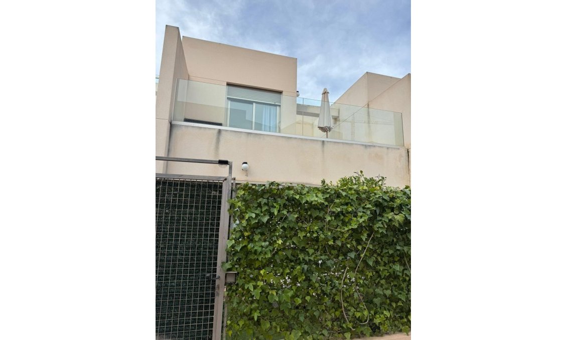 Revente - Town House -
Torrevieja - Punta Prima