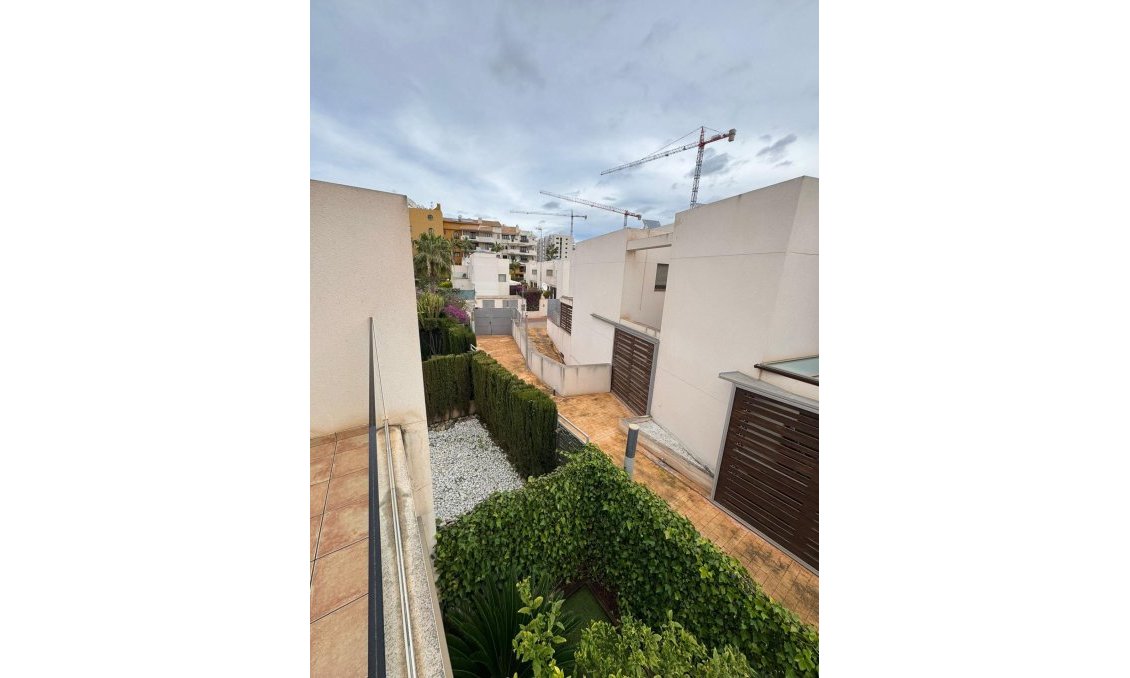 Revente - Town House -
Torrevieja - Punta Prima