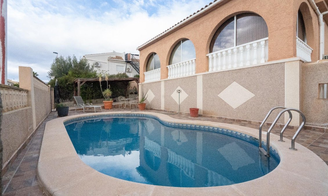 Használt Ingatlanok - Villa -
Mazarron - Camposol