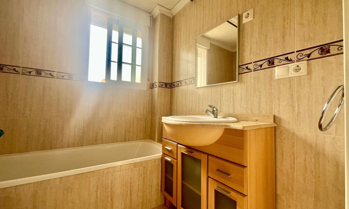 Resale - Bungalow -
San Fulgencio - La Marina