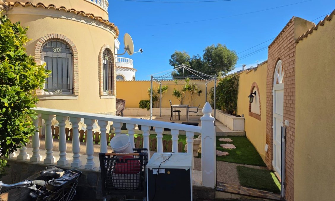 Resale - Villa -
Orihuela Costa - Villamartín-las Filipinas