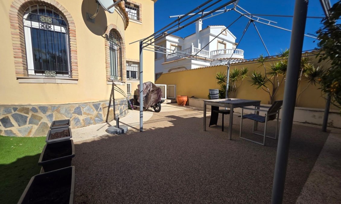 Resale - Villa -
Orihuela Costa - Villamartín-las Filipinas