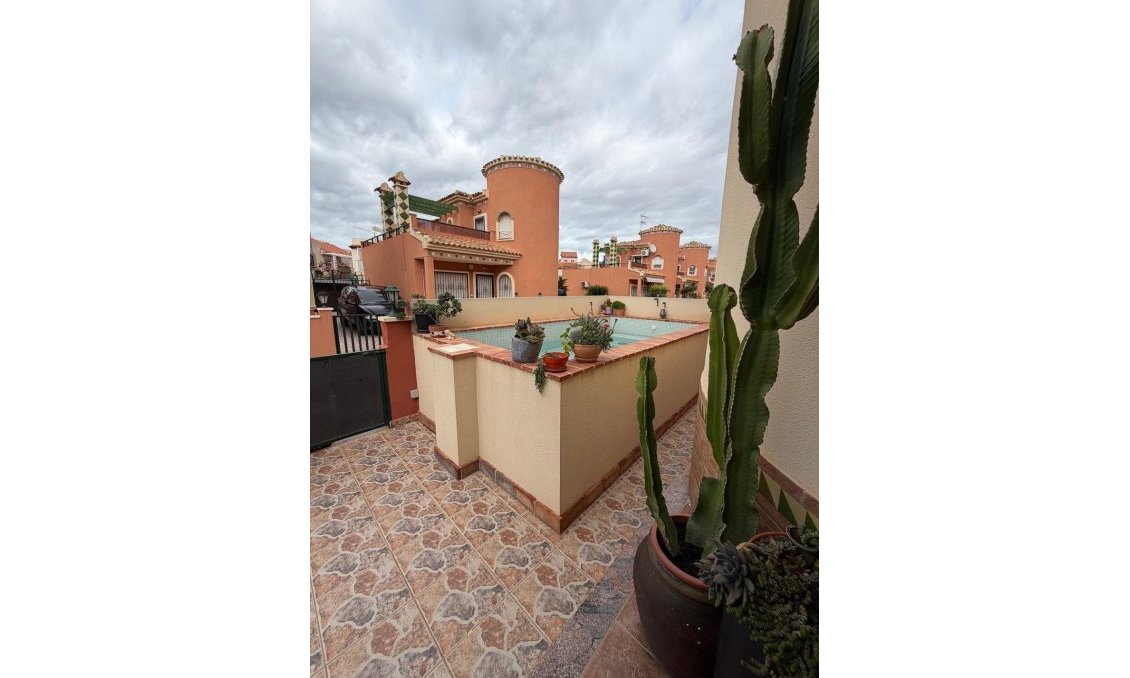 Resale - Villa -
Orihuela Costa - Playa Flamenca