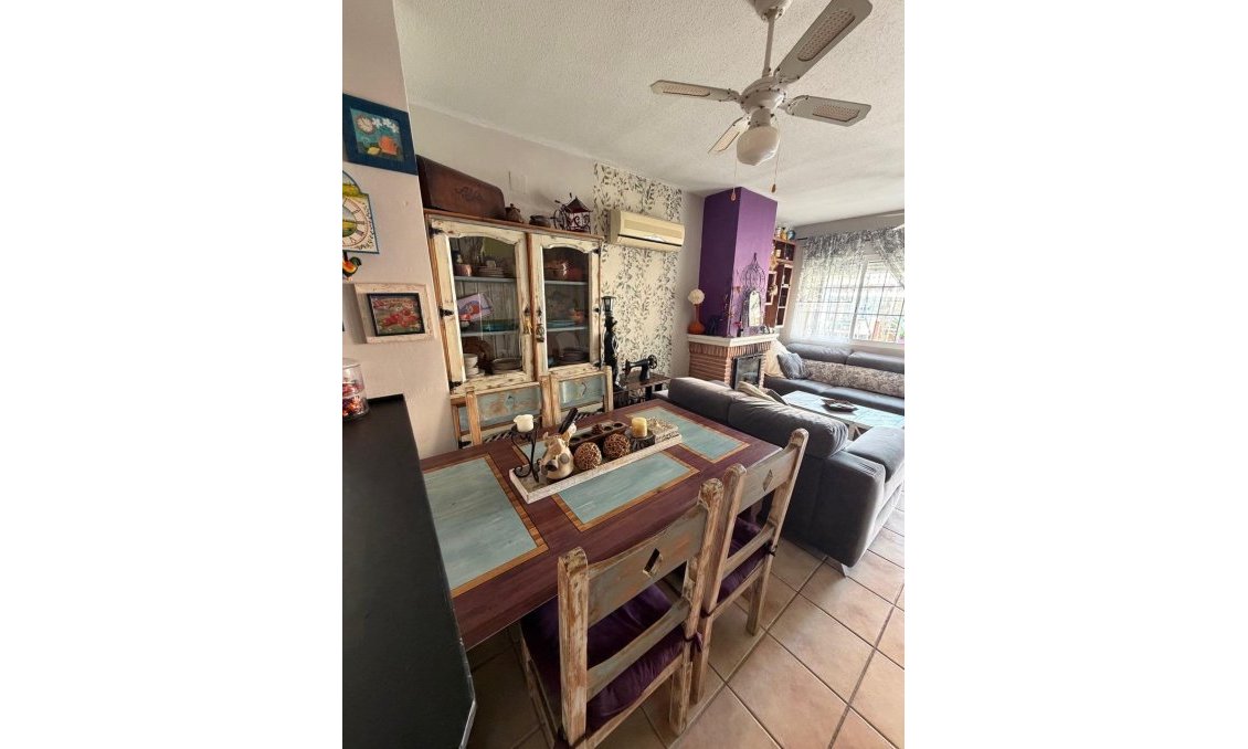 Resale - Villa -
Orihuela Costa - Playa Flamenca