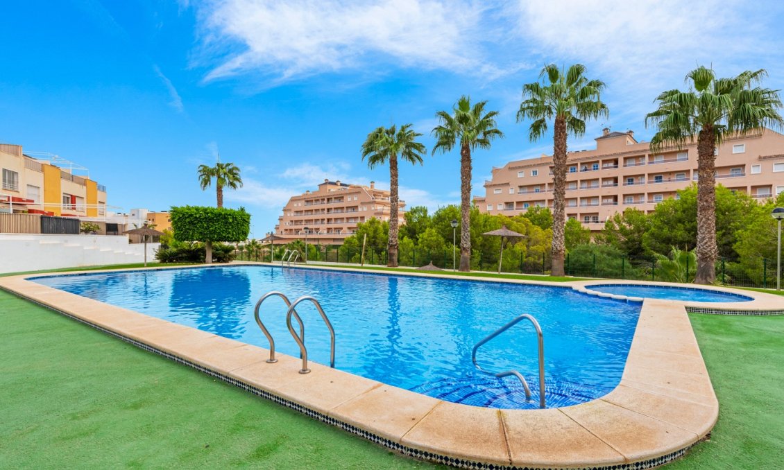 Revente - Villa -
Orihuela Costa - Costa Blanca