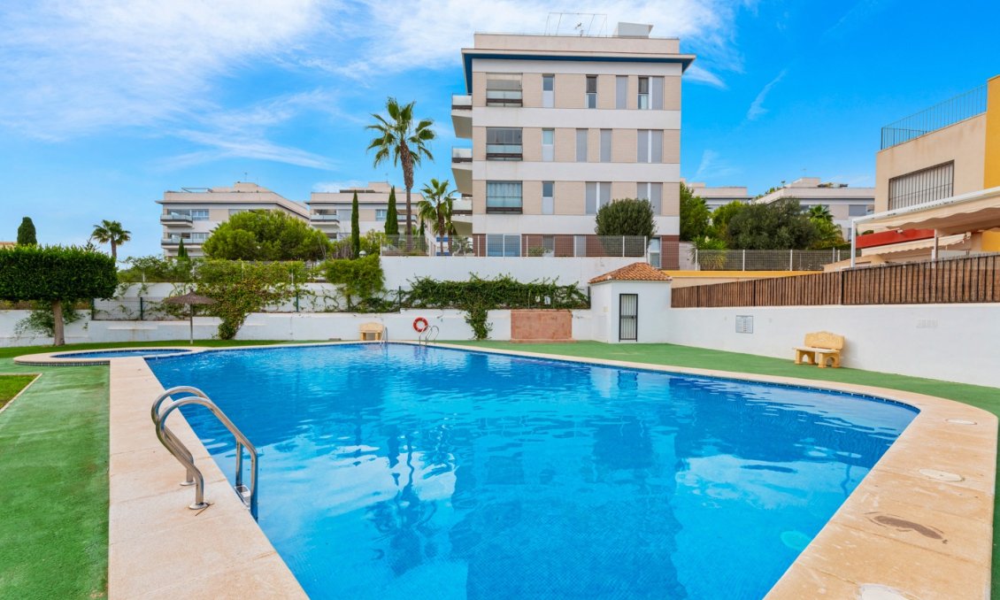 Revente - Villa -
Orihuela Costa - Costa Blanca