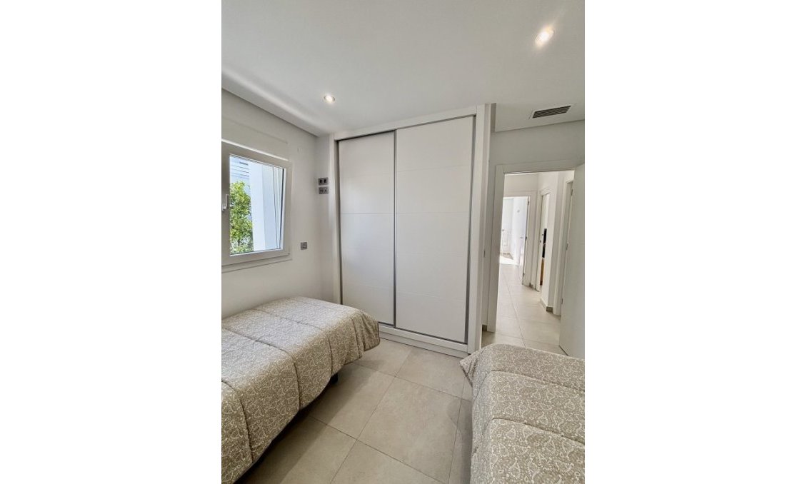 Resale - Villa -
Benijofar - Costa Blanca