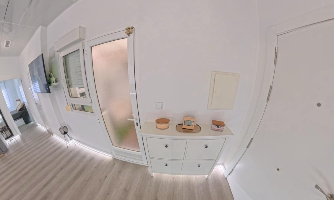 Revânzare - Apartament -
Torrevieja - Playa del Cura