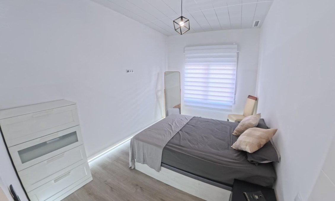 Revânzare - Apartament -
Torrevieja - Playa del Cura
