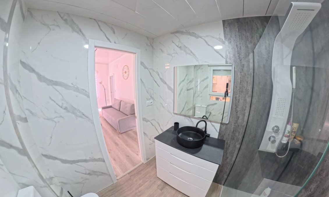 Revânzare - Apartament -
Torrevieja - Playa del Cura