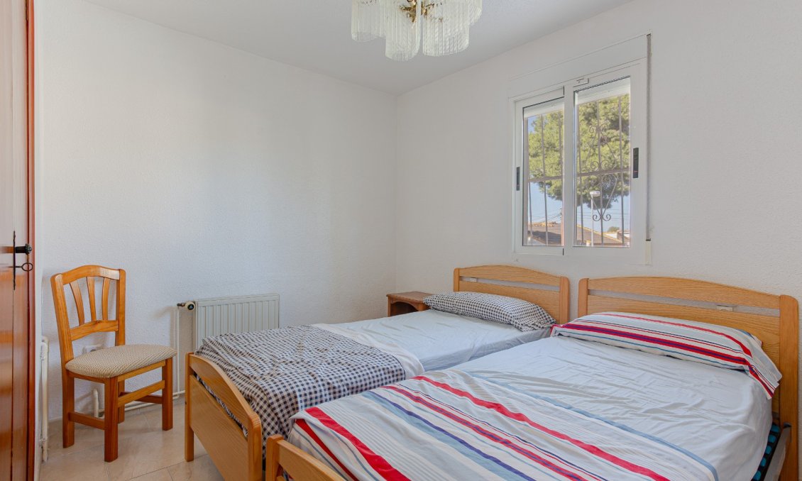 Wiederverkauf - Villa -
Torrevieja - Costa Blanca