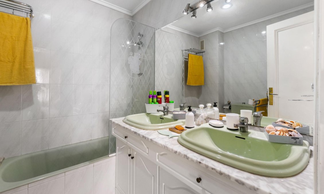 Resale - Apartment -
Torrevieja - Costa Blanca